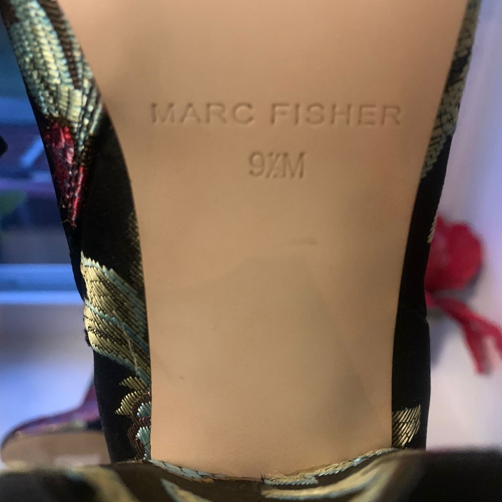 Shoe - Picture 5 of 8